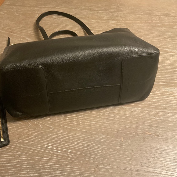 Tory Burch Perry Phoebe Black Tote and Pouch - Picture 4 of 7